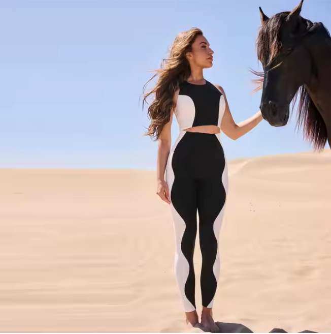 Black & White Matching Sports Set – Bra & Yoga Leggings - Image 4